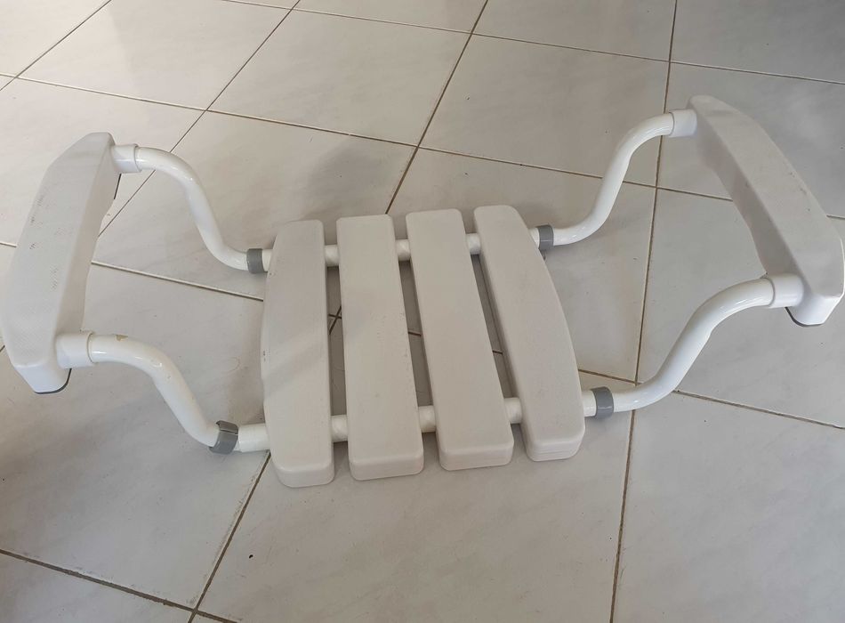 Banco / Assento Geriátrico para Banheira - García