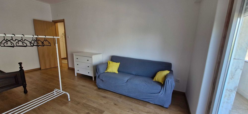Quarto para casal em Almada