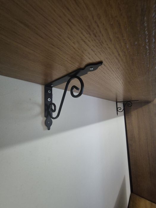 Estante de sala em carvalho.