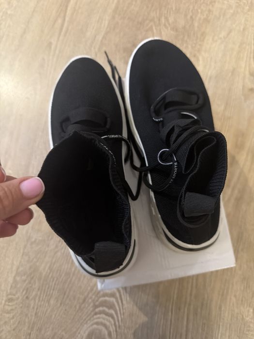 Sprzedam nowe buty sportowe damskie trampki