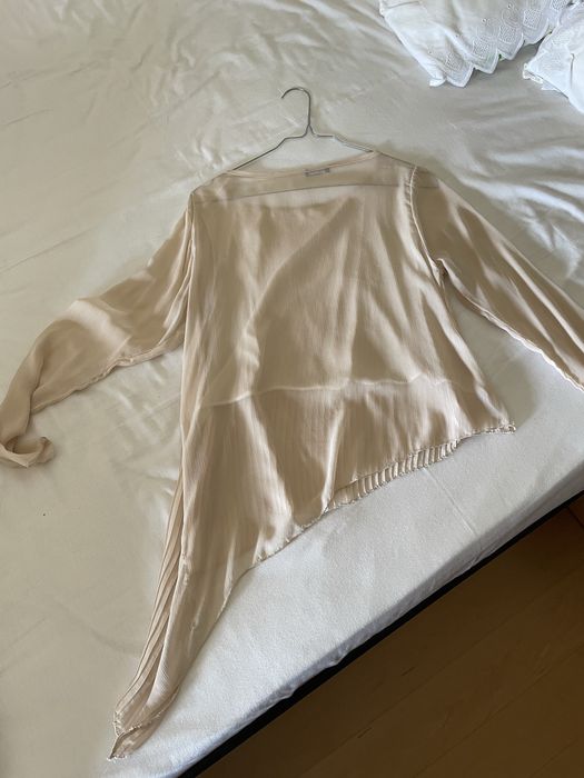 Blusa assimetrica plissada