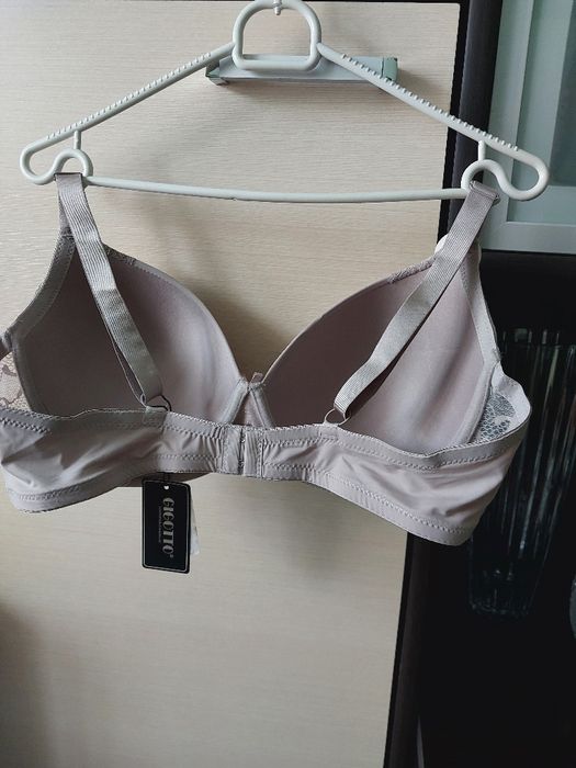 Бюстгальтер  90-D Новий