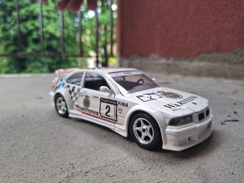 BMW M3 E36 GTR 1:24 bburago model samochodu