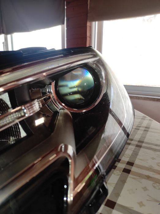 Farol direito de Audi A3 8V – Xenon + Luz Diurna LED