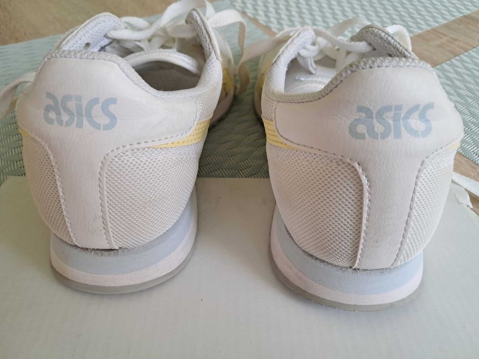 Buty damskie Asics rozm 37,5 białe