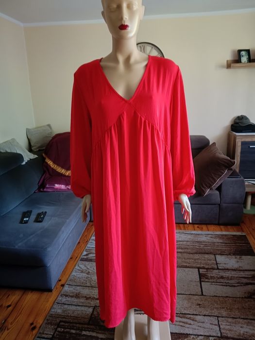 Luźna czerwona sukienka rozmiar 42