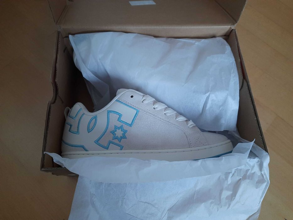 Buty DC Shoes Court Graffik SD 300678 r. 42 27cm Off Wht/Blu(101)