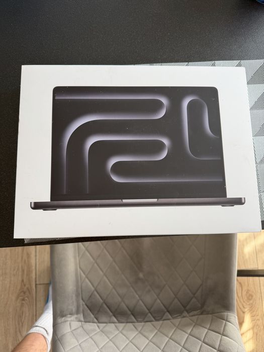 Nowy Macbook pro 14 16GB Ram, 1T Pamięć