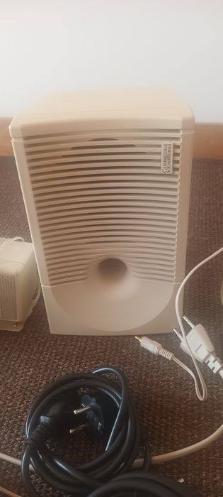 Colunas de som e transformadores