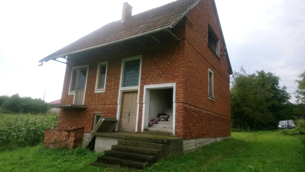 Продається будинок в с.Вовчатичі. Торг.