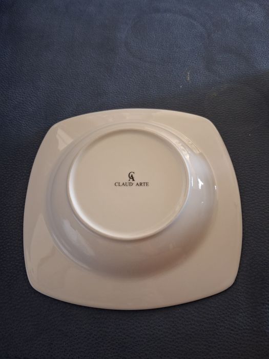 Conjunto de 4 pratos ladeiros e 4 sopeiros
