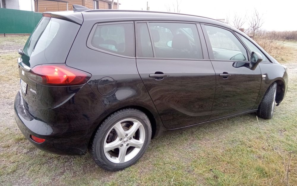 Продам Opel Zafira 2017, 2.0