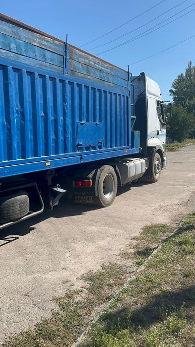 Продам грузовик рено в комплекте с полуприцепом,в отличном состоянии.