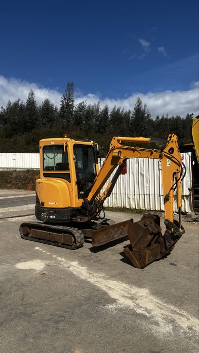 Mini escavadora Hyundai R25 2014