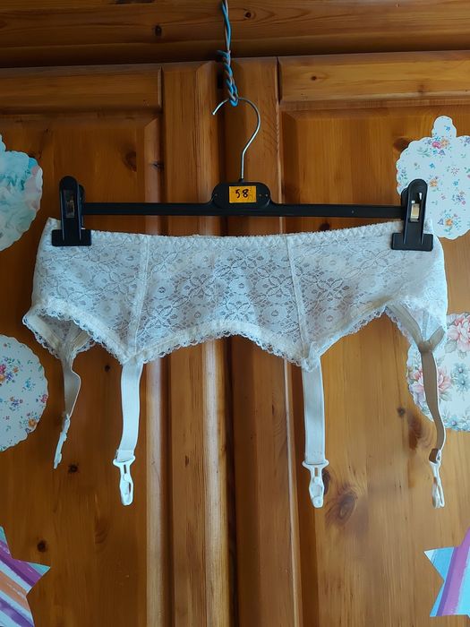 Stary Pas do pończoch biały koronkowy z czasów PRL rozmiar S/M