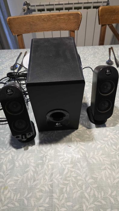 Colunas Logitech X230 2.1