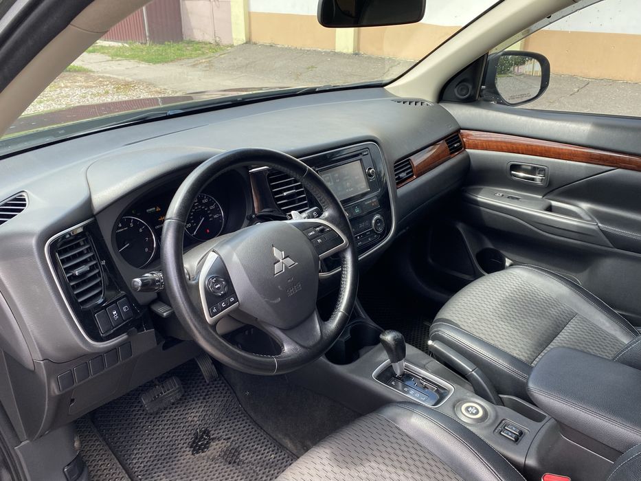 Mitsubishi  Outlander 7ми місна 3літра