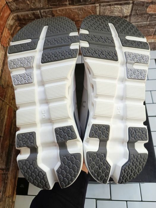 Кросівки  On-cloud (43р.27.5 см )