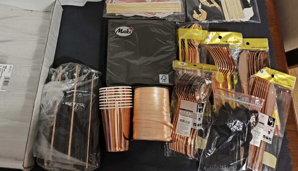 Zestaw imprezowy. Urodziny - balony, sztućce itp. Rose Gold / Czarny
