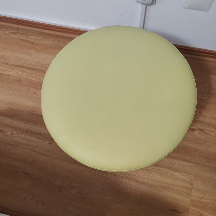 Cesto de palha 2 em 1 (banco e arrumação))