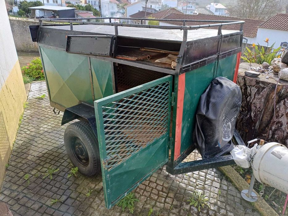 atrelado de caça, em bom estado