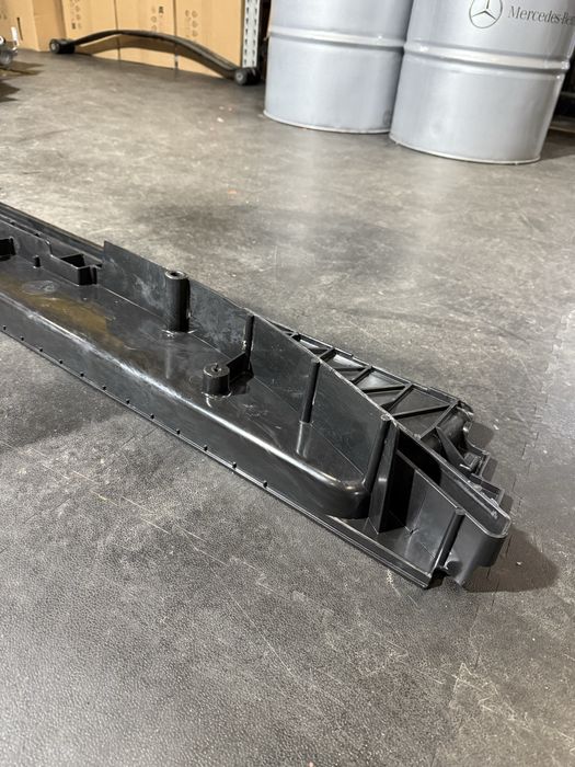Підніжка ступенька порог бокової дверки спрінтер Sprinter W907 W910