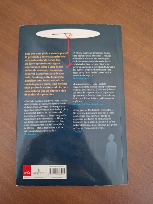 Livro - Um Cavalo Entra Num Bar de David Grossman