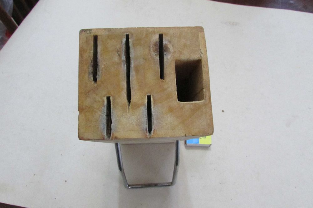 Підставка для ножів.