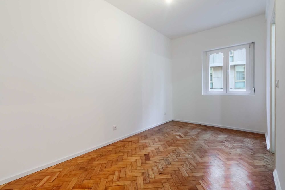 T1 para arrendar na Rua de São Sebastião da Pedreira, em Lisboa