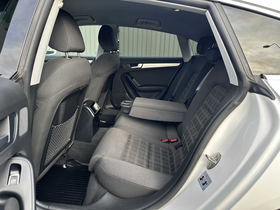 AUDI A5 SPORTBACK LIFT 2.0 TDI 177PS S-Line Bi-Xenon Led Navi PDC 18"