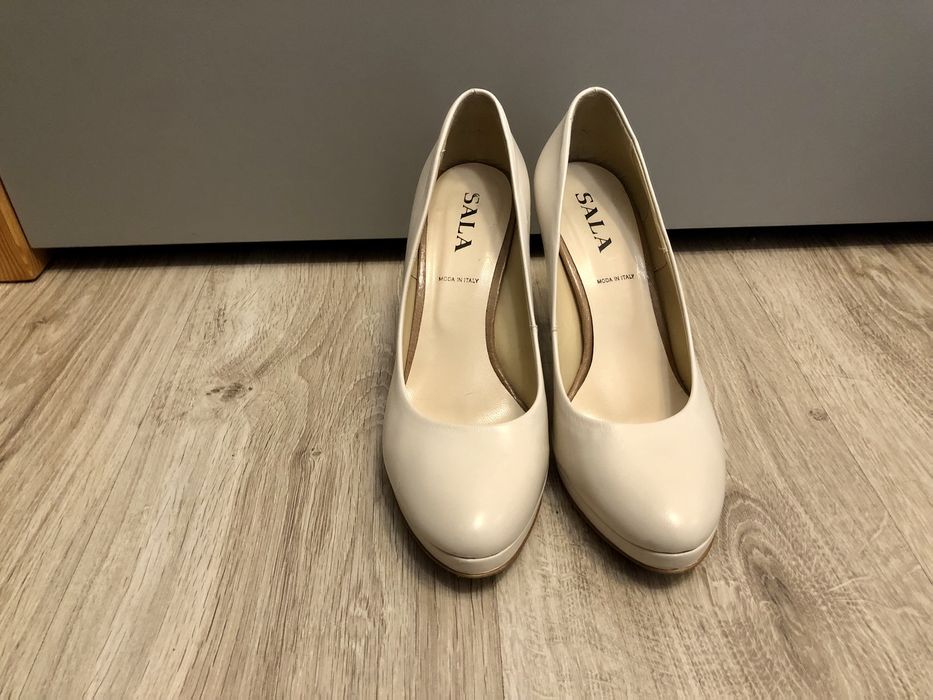 Sala kremowe czółenka 39 szpilki skóra naturalna