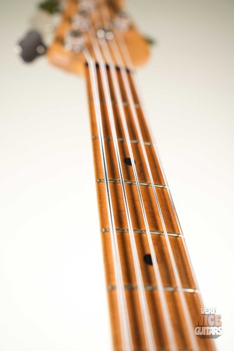 Ernie Ball Music Man Stingray 5 z piezo