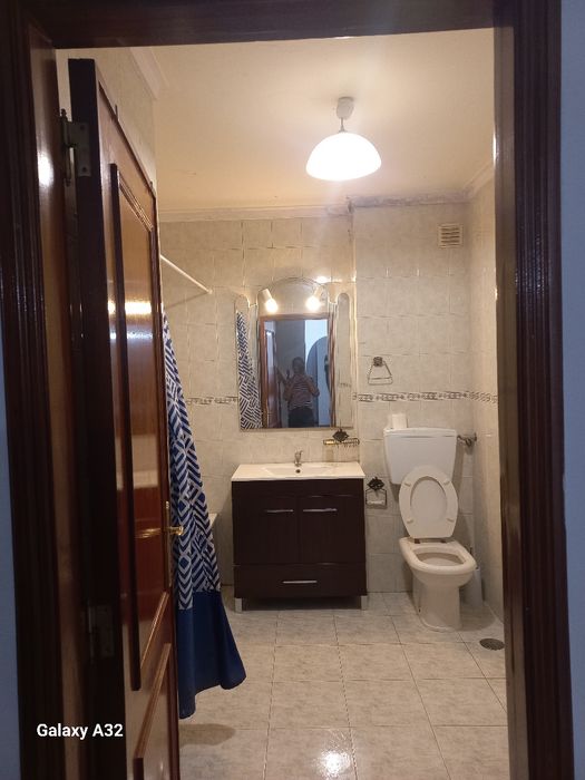 Quarto individual para arrendar
