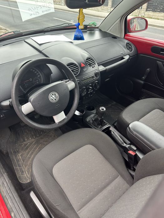 VW new beetle  1.6 benzyna