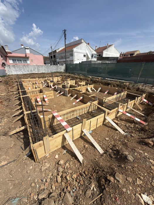 Cofragem e armação de ferro