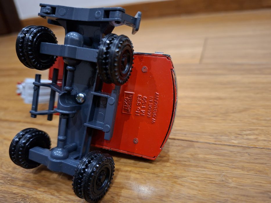 Model NZG O&K MH5 1:50