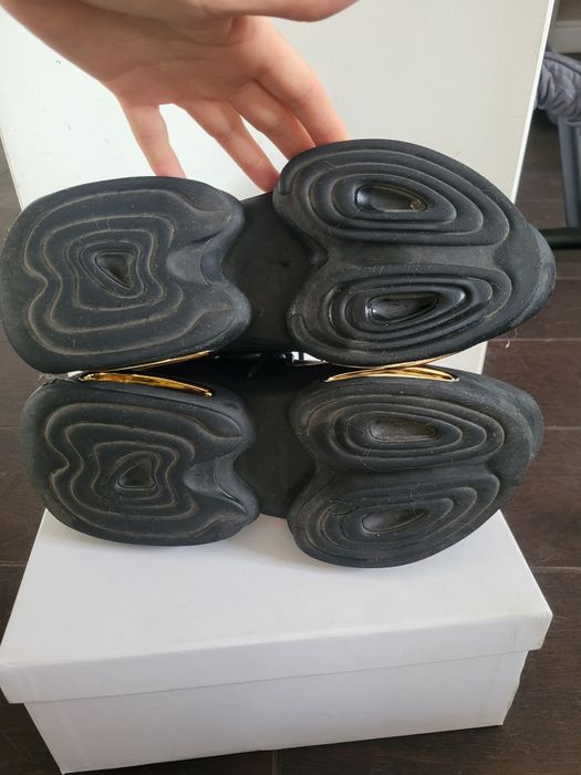 Кросовки женские