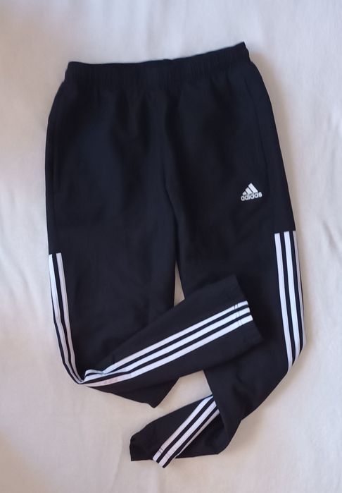 Czarne spodnie dresowe Adidas