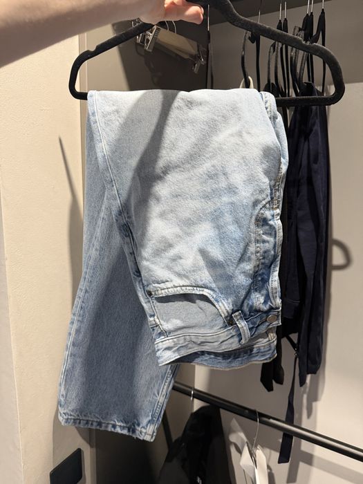 Джинсы от бренда Zara