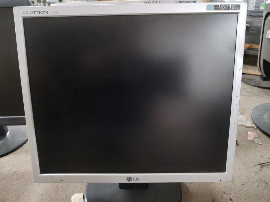 монітори плоскі Samsung LG