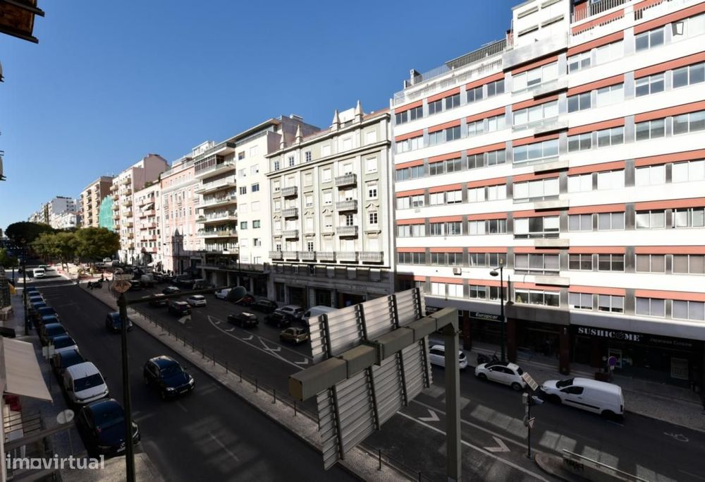 Quarto - localizado em Marquês de Pombal Lisbon