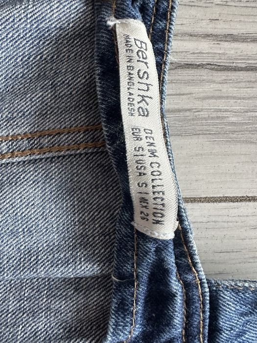 Ogrodniczki jeansowe Bershka S