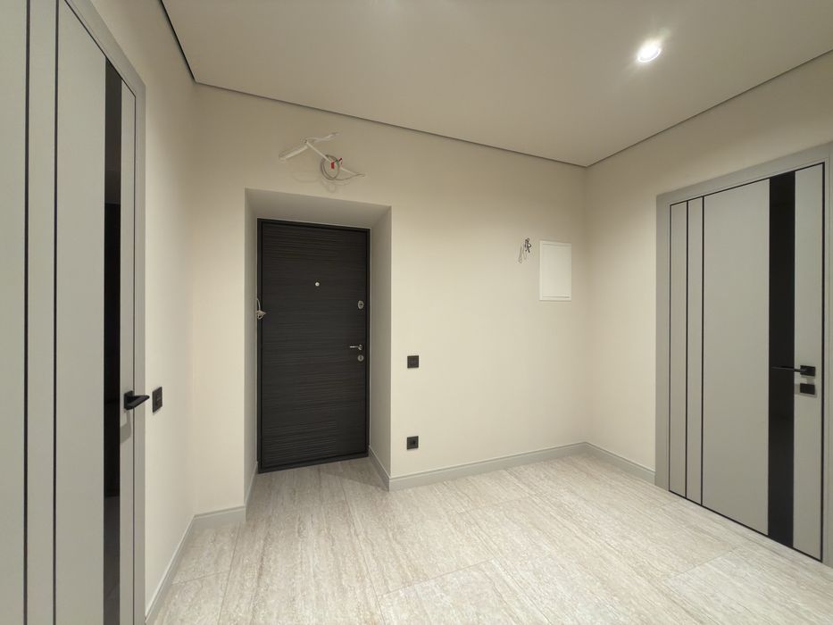 Продаж однокімнатної квартири поруч міського озера