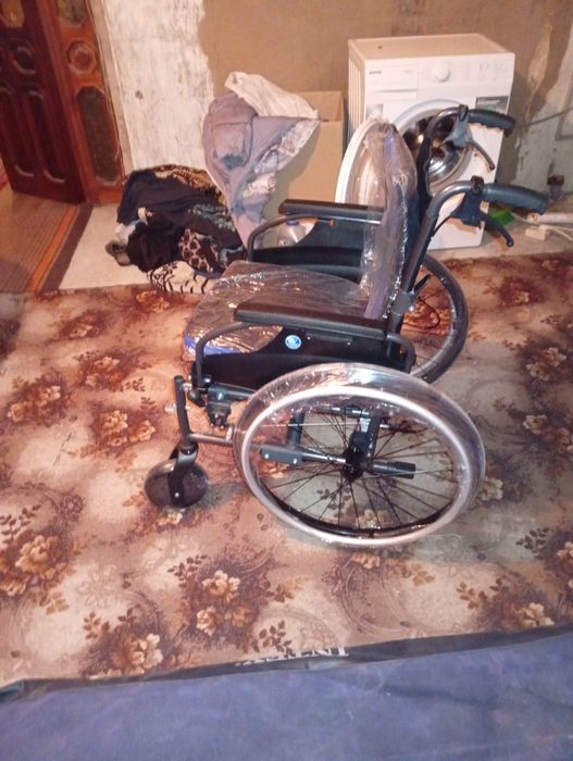 Продам інвалідну коляску