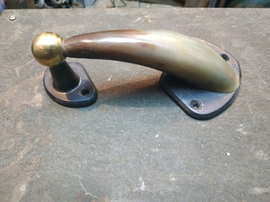 Продам ручки дверные (мощные) петли гаражные