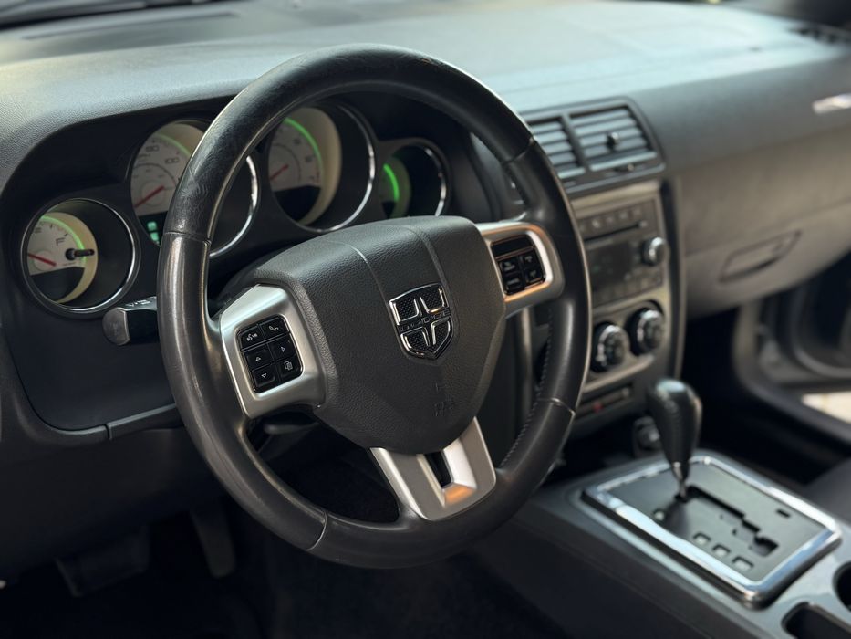 Продам Додж челенжер 3.6 газ бензин