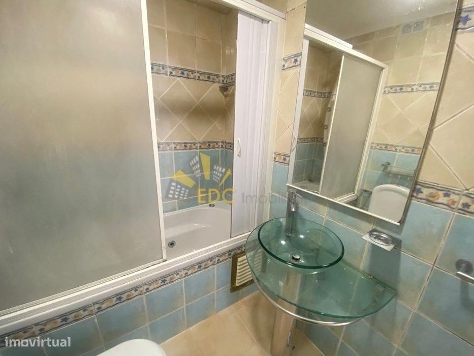 Apartamento T2 Transformado em T3 | A 5 Minutos da Estação | Tapada...
