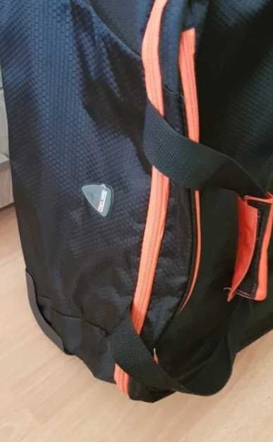 Walizka kabinowa podróżna