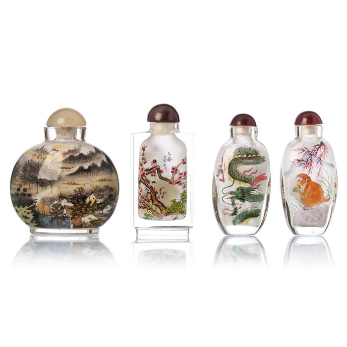 Cristal e vidro - Quatro frascos de 'snuff bottle'
