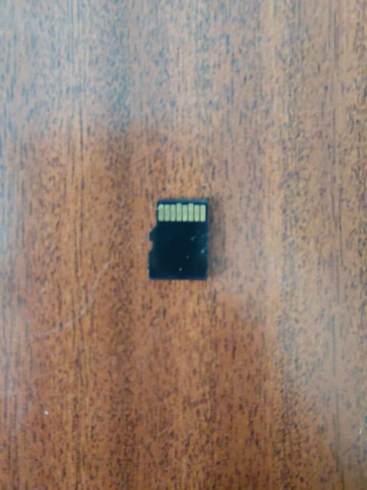 Cartões de memória - Adaptador microSD SanDisk e MicroSD Kingston 8 GB